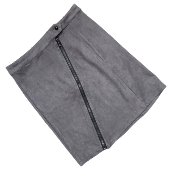 JAASE | Faux Suede Skirt with Black Slanted Zipper - Picture 1 of 6